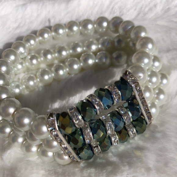 Jewelry - Bracelet Costume